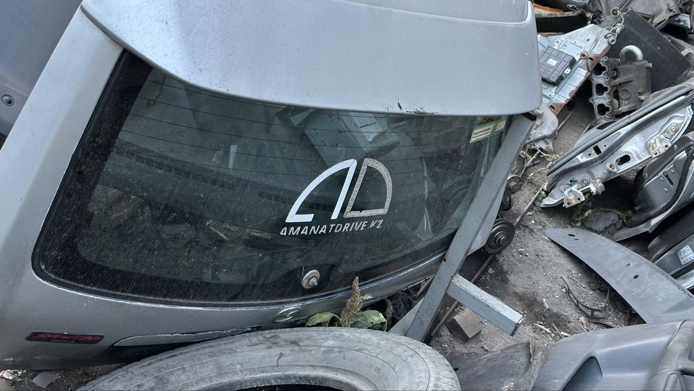 Дверь крышка багажника Мазда 323