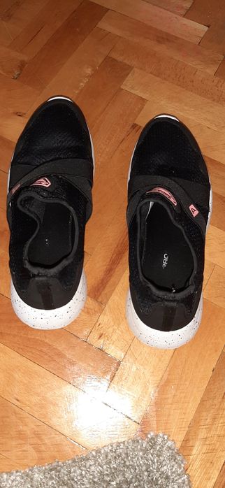 Adidasi Sneakersi Sportissimo