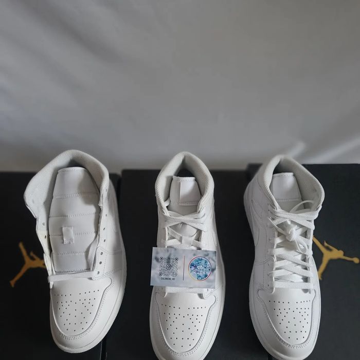 Jordan 1 triple white