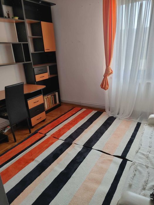 Dau in chirie un apartament in stare foarte buna zona Diamant