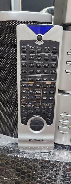 Sistem Universum complet cu sateliți Surround și telecomandă