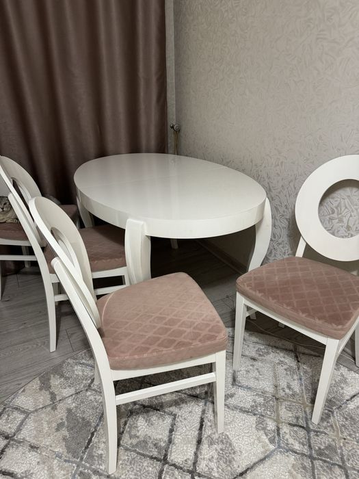 Продам стол и стулья