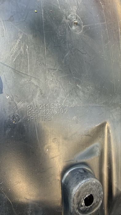 Подкрылки передние Mercedes w211