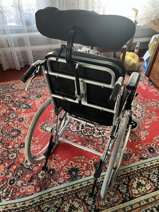 Продам новую инвалидную коляску