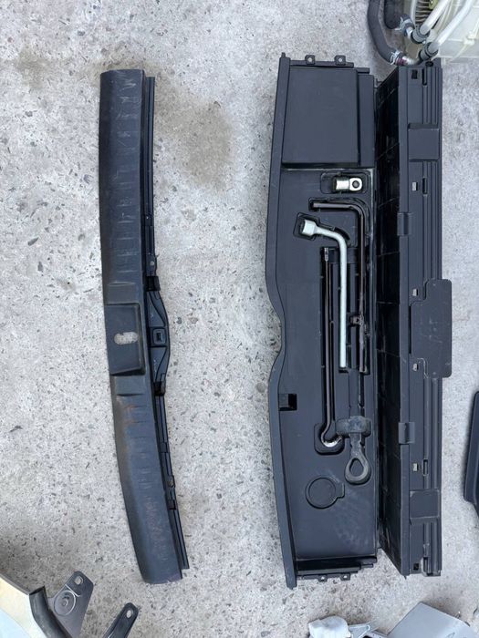 Задний пенал багажника на Тойота Хайландер / Highlander