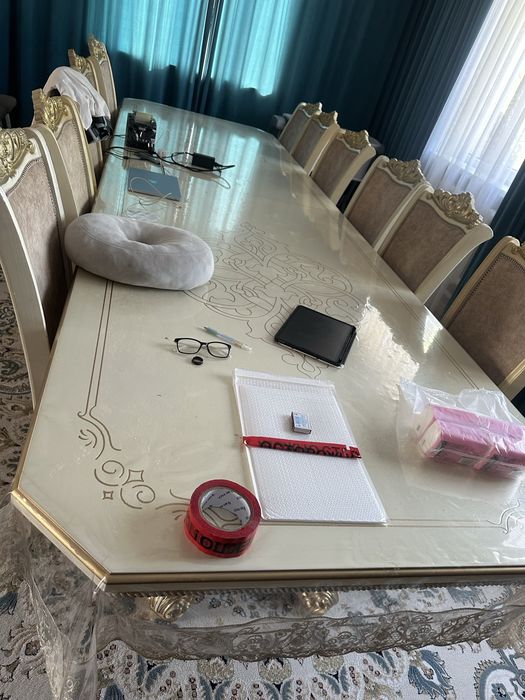 Стол для гостиной