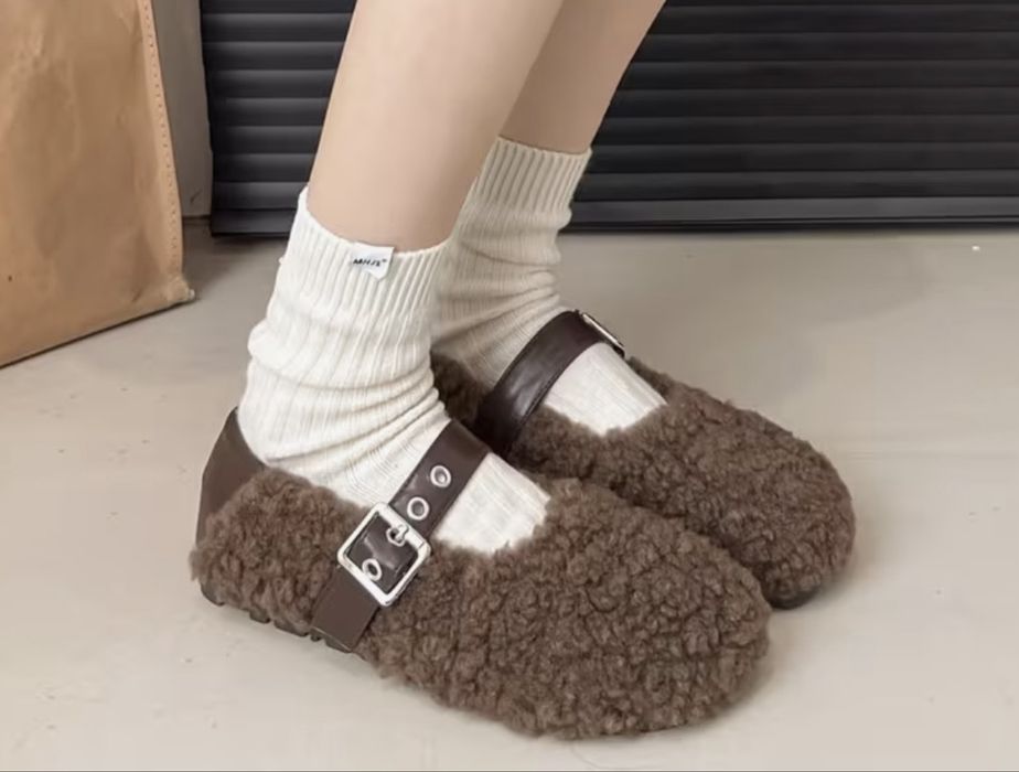 Продам балетки меховые новые