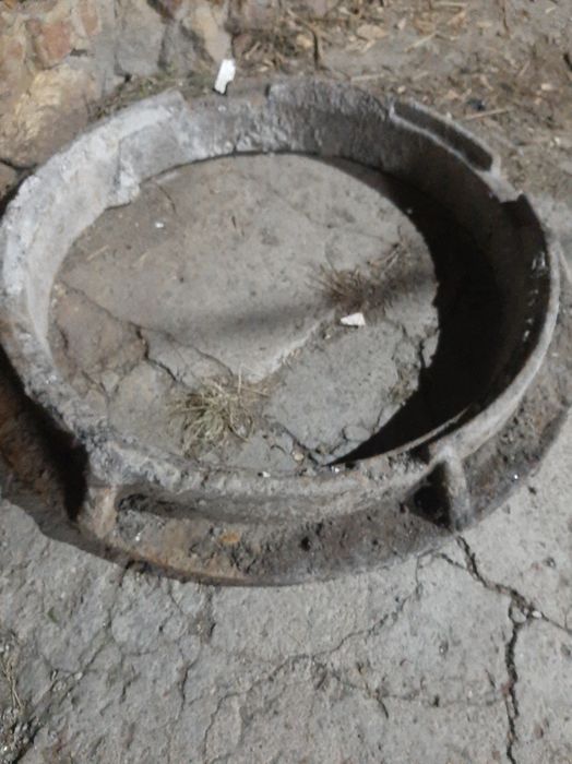 Продаётся люк чугунный