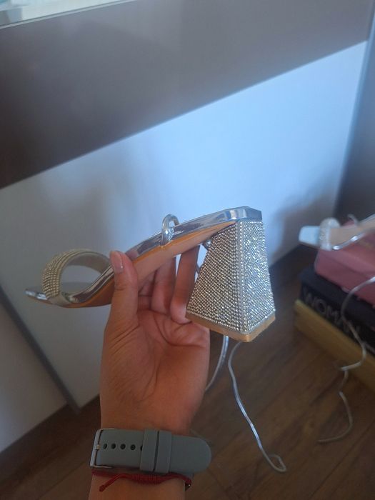 Сребърни официални сандали с дебел токк