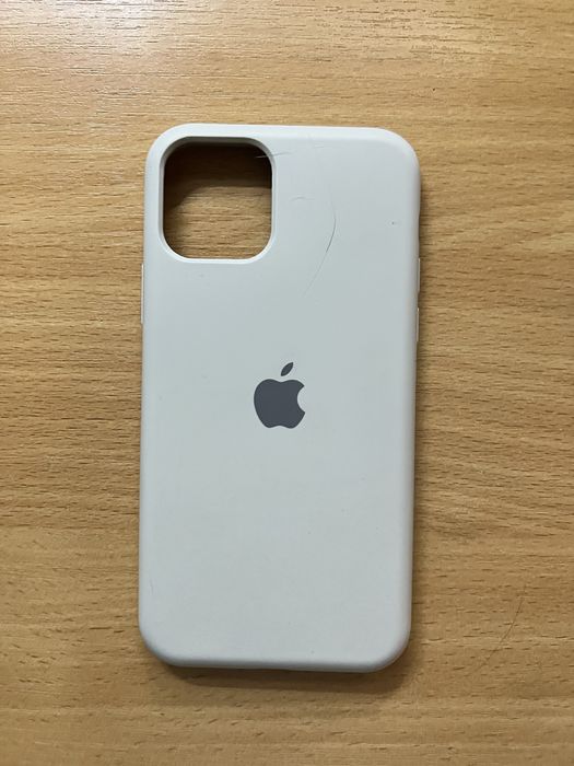 Чехлы на iPhone 11 Pro