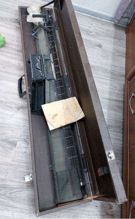 Продажа вязальной машинки Neva-2