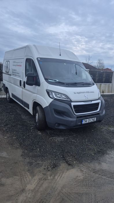 #Închiriez Microbuze#