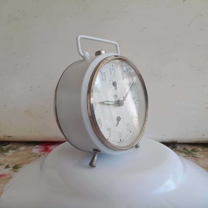Ceas desteptator mecanic JNSA fabricat in fosta YUGOSLAVIA