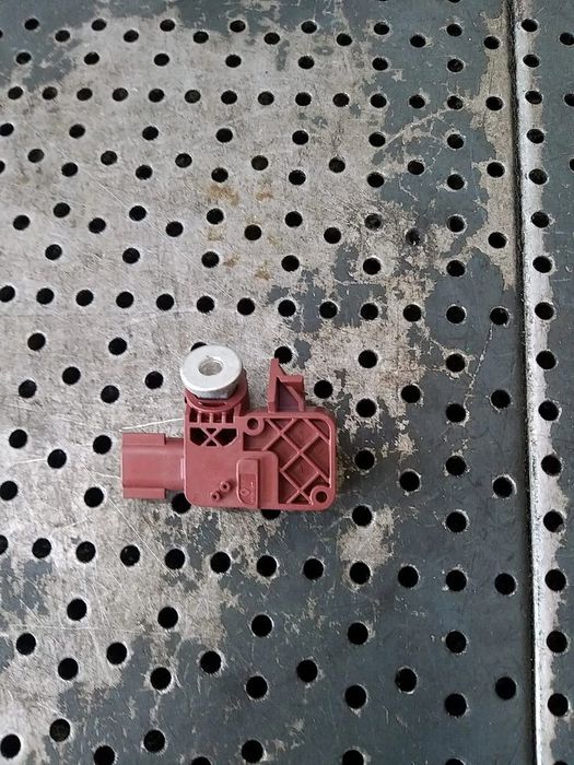 Senzor impact renault captur 1 j5 h5 988320120r 38688100