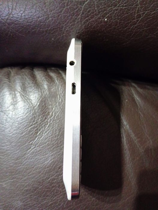 Blackberry Bold Touch 9900 ( decodat)