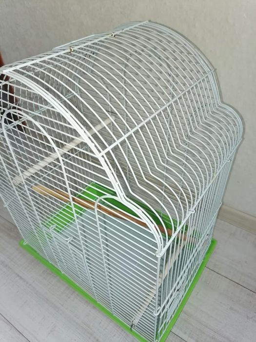 Продам клетки для птиц(попугаев)