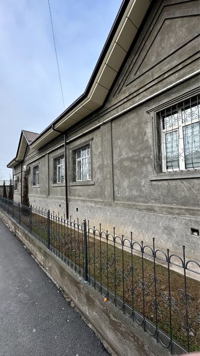 Katta xovli sotiladi