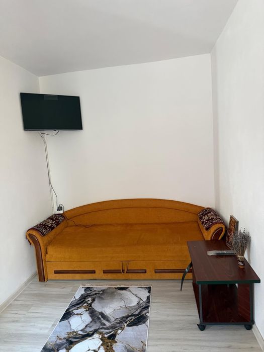 Inchiriez apartament cu 2 camere si loc de parcare