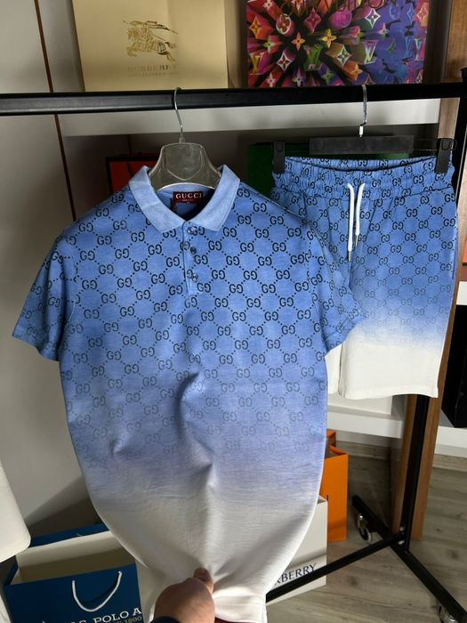 Compleu bărbați Gucci.Calitate luxury.Toate mărimile disponibile.
