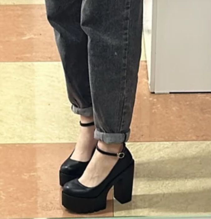 Продам женские туфли