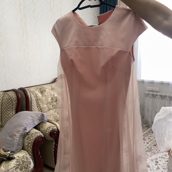 Продам платья красивые