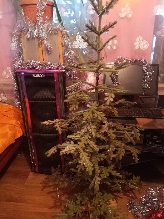 Продам ёлку в хорошем состоянии