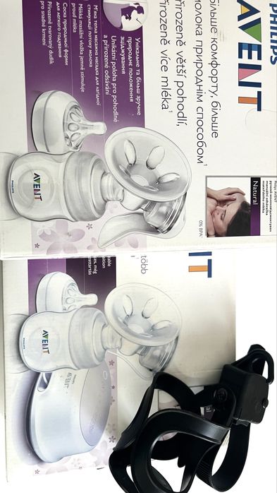 Две помпи за кърма и подарък стойка за чаша за количка