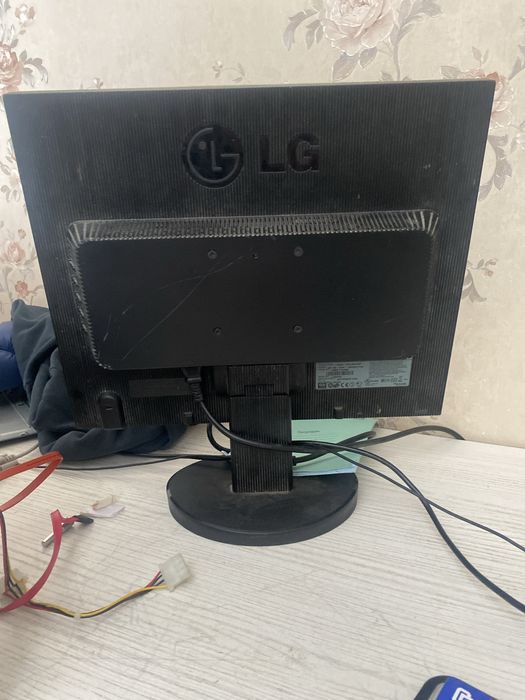 Монитор LG  моник лг
