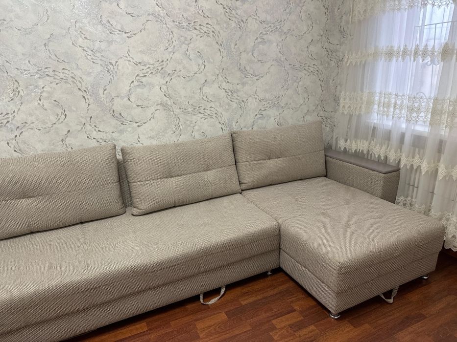 Диван сатылады 4 метр