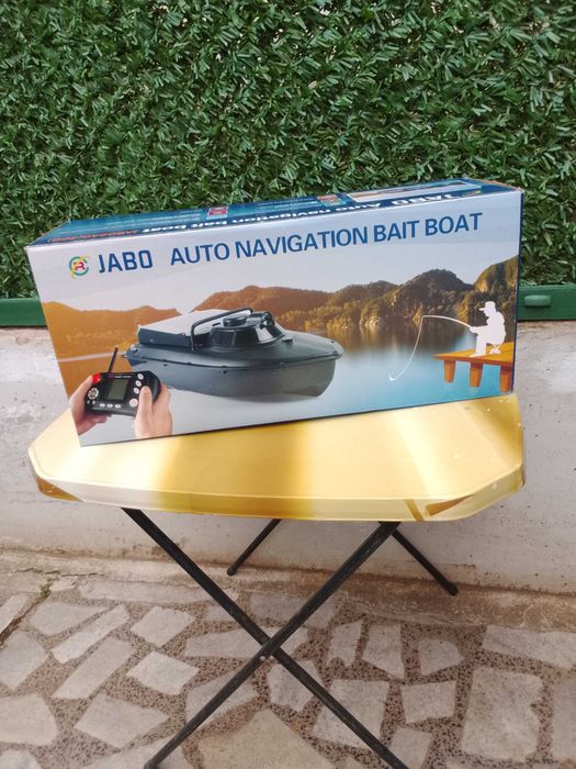 Продавам лодка за захранка+сонар.Цена 250 евро.