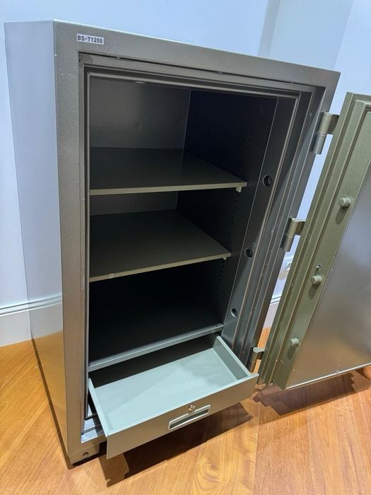 Сейф огнеупорный