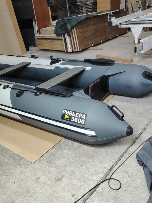 Продам лодку с мотором 9.8