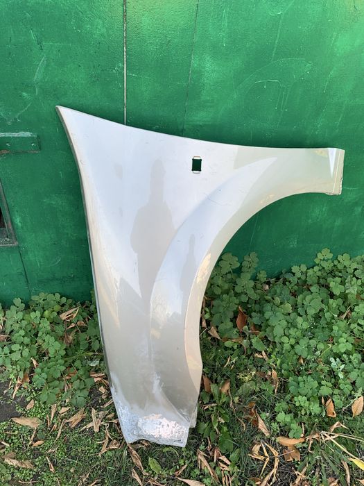 Запчасть на лада ларгус левое крыло