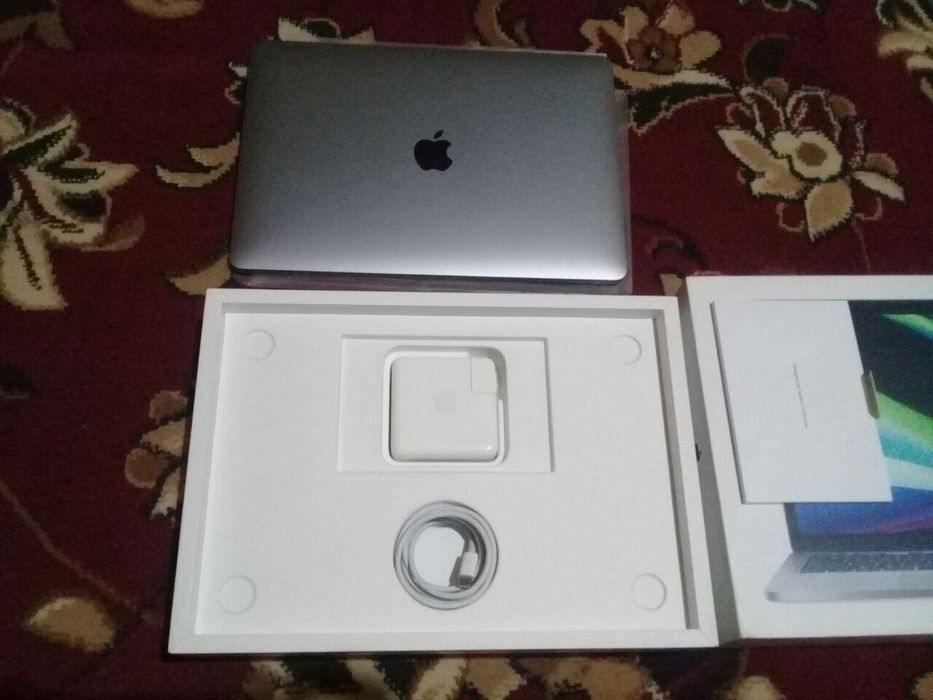 MacBook Pro 13 M1 / 8GB RAM / 512GB SSD / Ideal holatda!