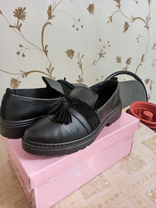Продам кожаные туфельки