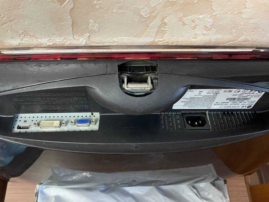 Монитор Lg W226 22 дюйма / Hdmi / D-Sub / Dvi-В /