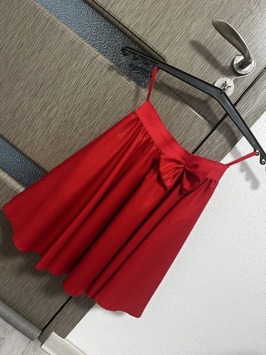 fusta rosie impecabila