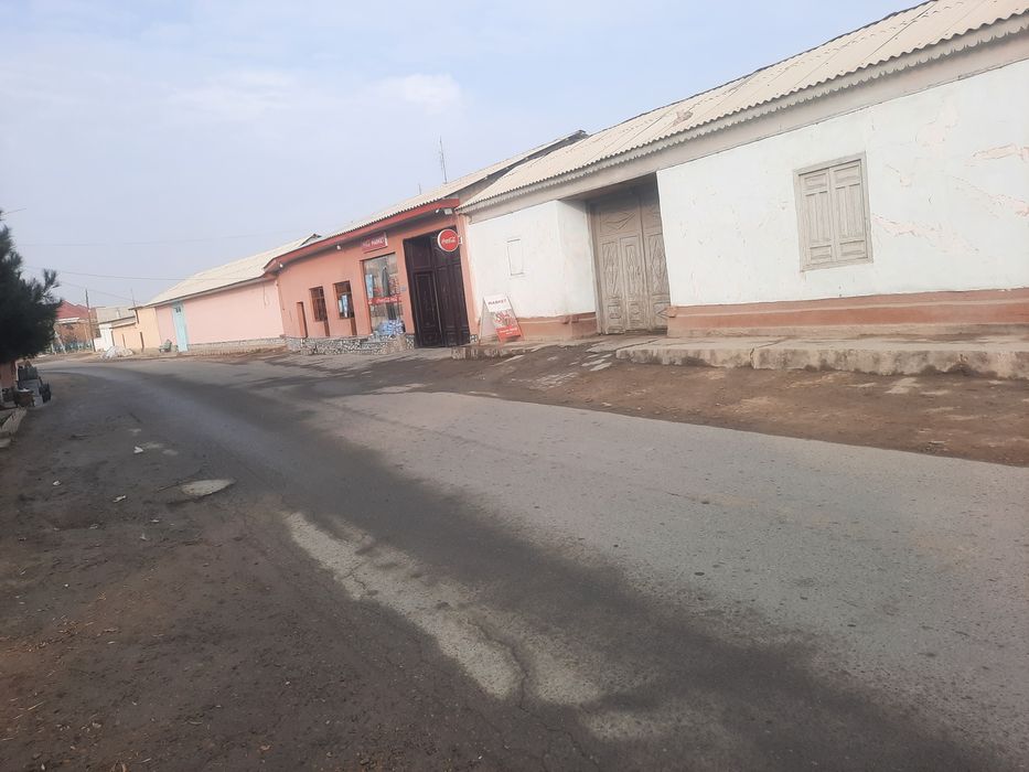 Hovli sotiladi vang'ozi