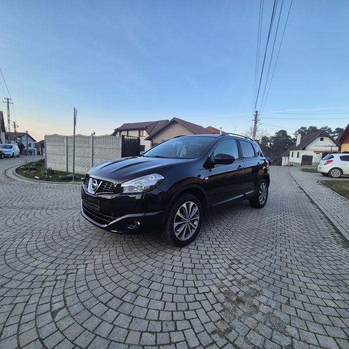 NISSAN Qashqai 2013
