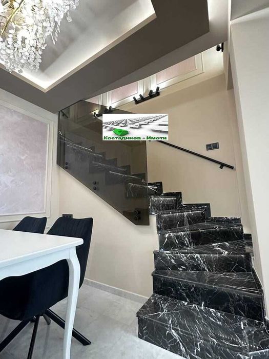 Продава се Тристаен апартамент в Пловдив, Мараша - 135 кв.м за 2660 €/кв.м - Снимка #1