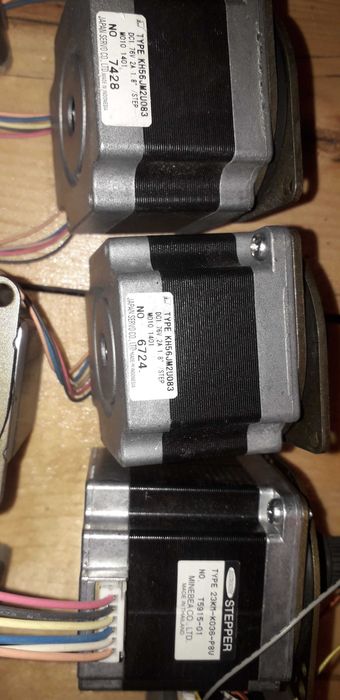 Vand Motoare pas cu pas NEMA 17 si NEMA 23.