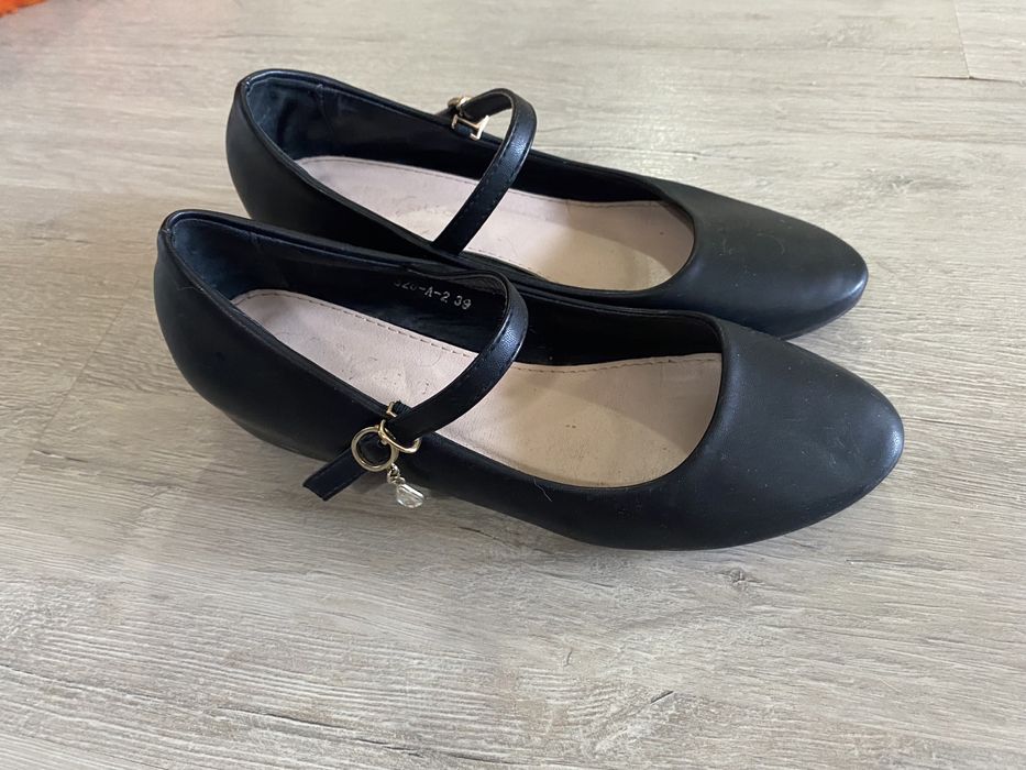 Продам обувь дешево