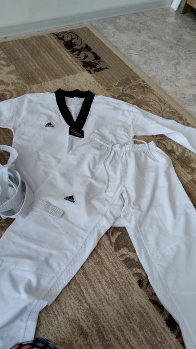 Для тоекванд одежда все вместе 10000тг