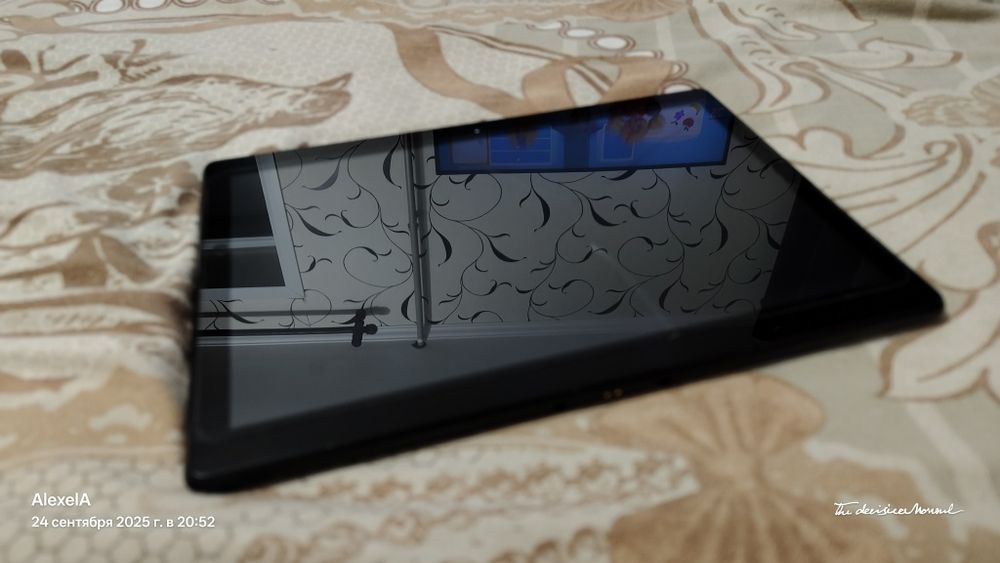 . Планшет Lenovo 32G