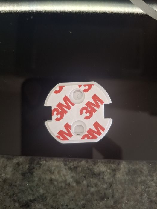 Бебета - предпазители контакти, врати, шкафове