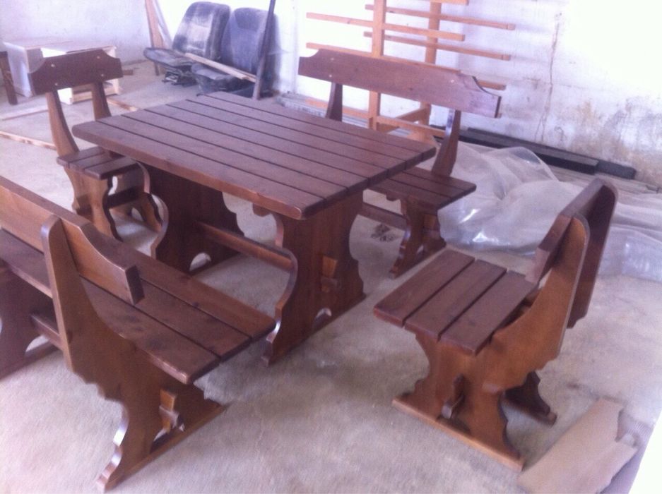 Баварски маси и пейки