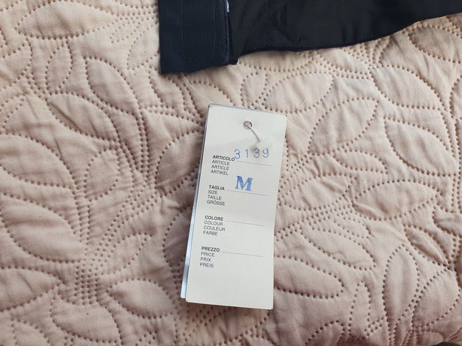 Vand corset catifea neagra cu aplicații manuale nou.