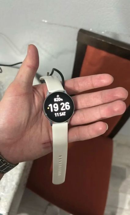 Продам Samsung Galaxy Watch active 2