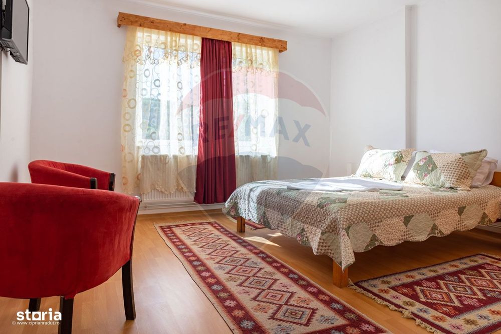 Hotel / Pensiune cu 16 camere de vânzare