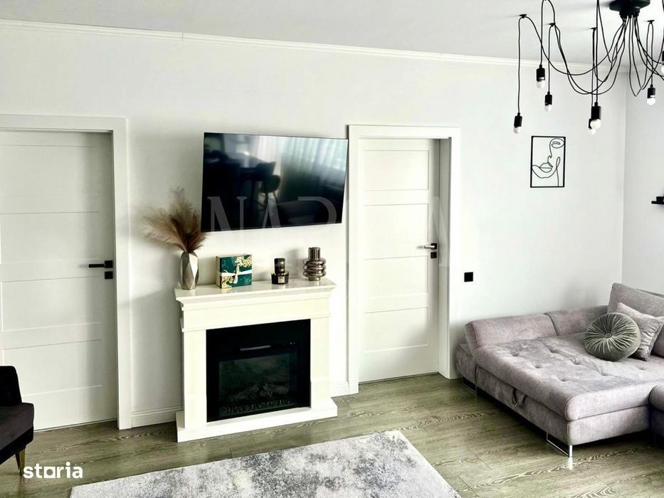 Apartament 3 camere de vanzare in Floresti